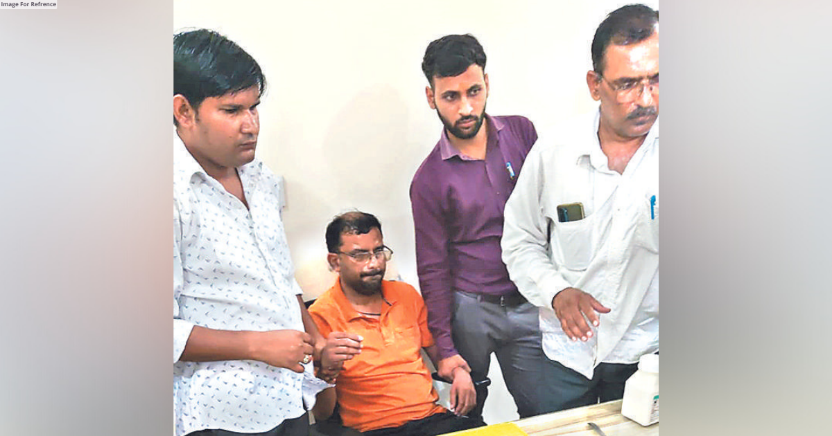Councillor of Jaipur Municipal Corp Greater held taking Rs 30,000 bribe